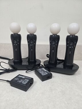 Sony Playstation 3 - 4 Move Motion Controllers & 2 Charging Docks Lot